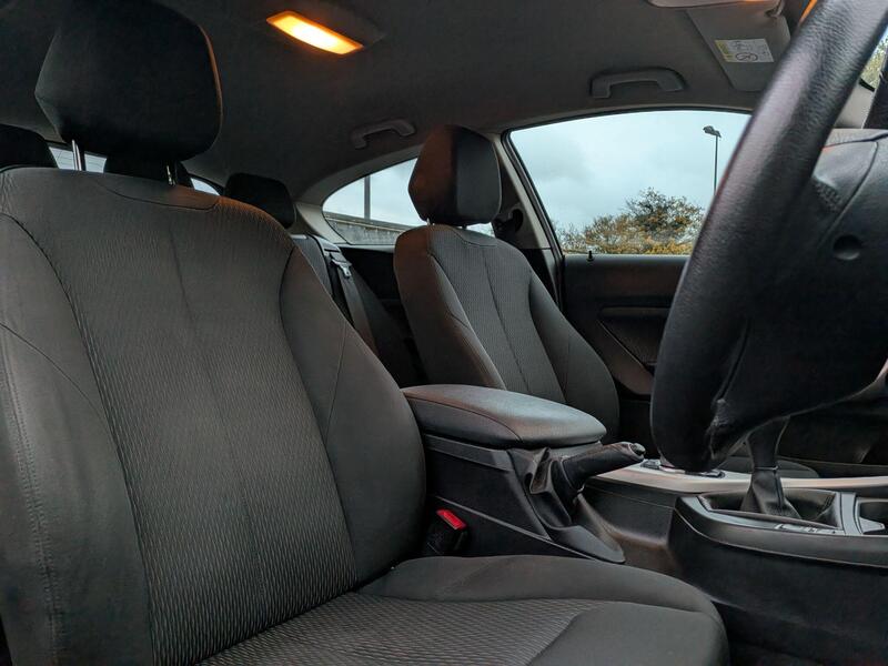 BMW 1 Series view 14