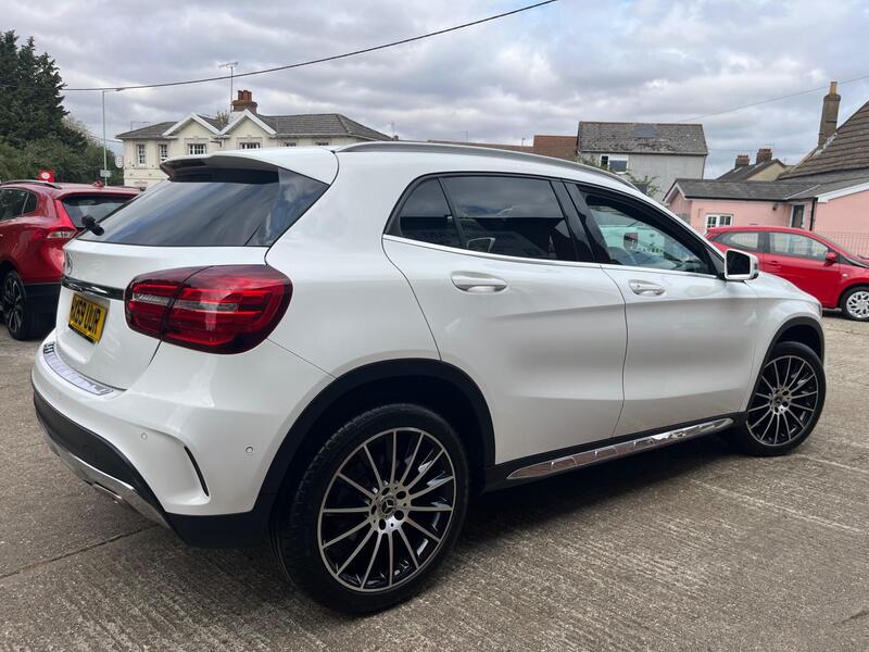 Mercedes-Benz Mercedes-Benz GLA view 6