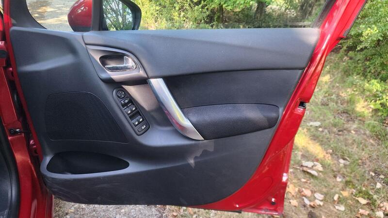 2011 Citroen C3 — photo 35