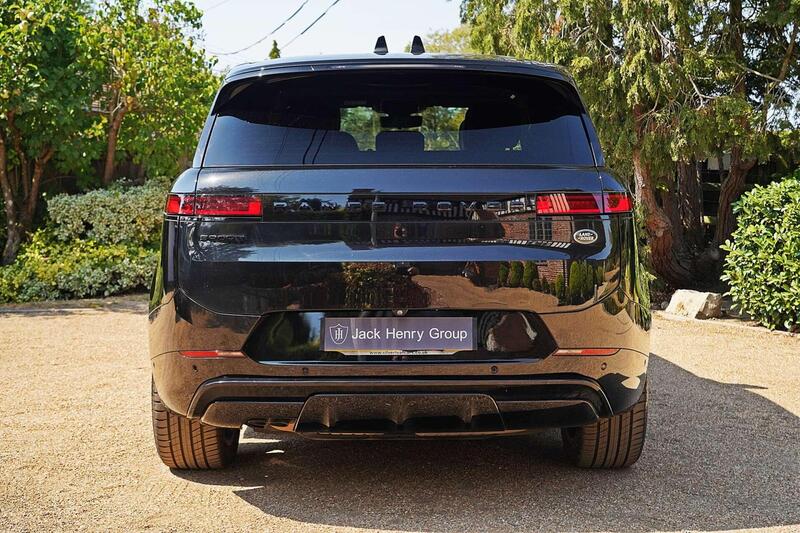 Land Rover Range Rover Sport view 4