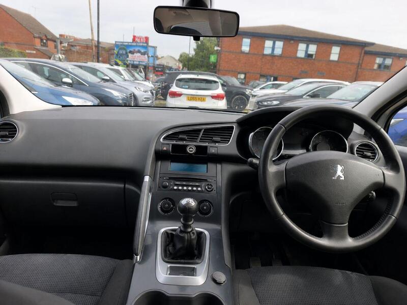 Peugeot 3008 view 6