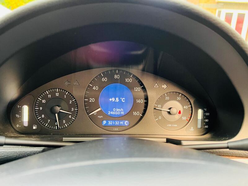 Mercedes-Benz E Class view 49