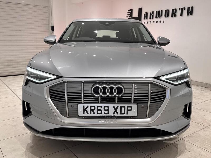 Audi Audi e-tron view 5