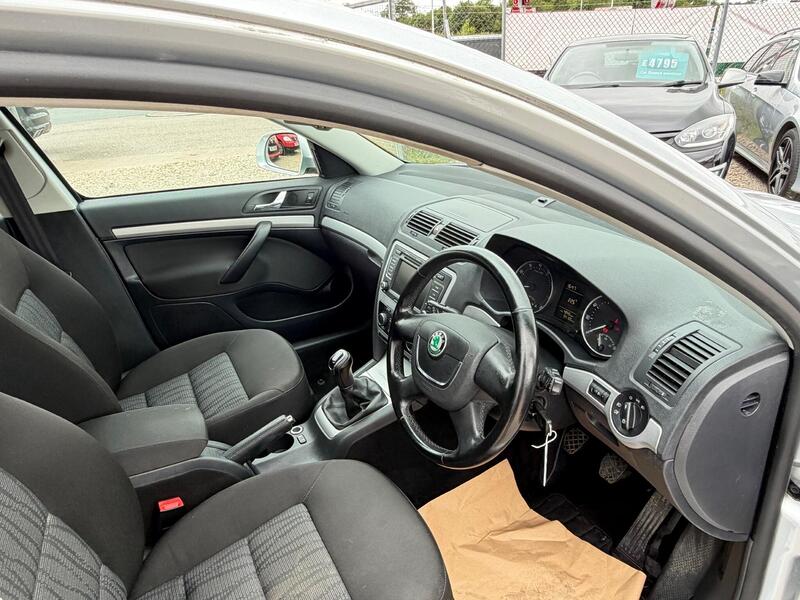 Skoda Octavia view 3