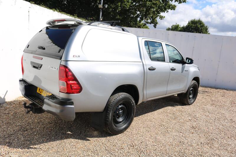 Toyota Hilux view 6