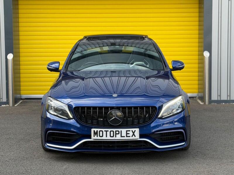 Mercedes-Benz C-Class view 4