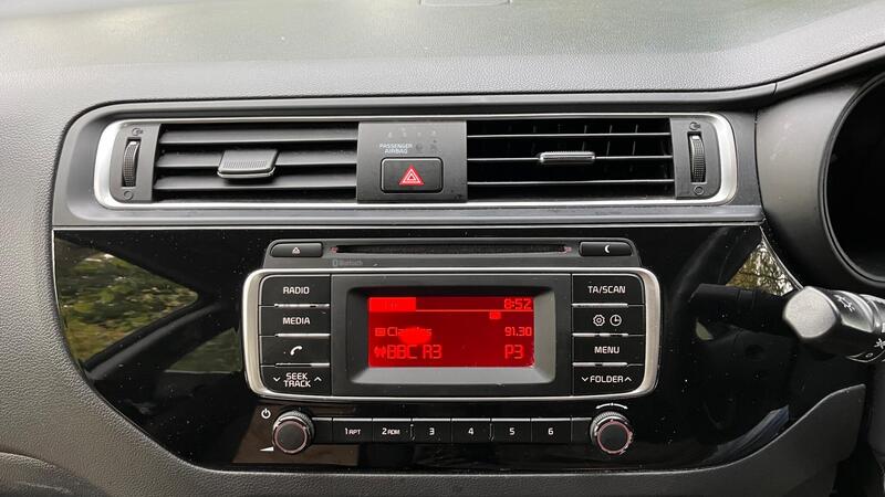 2016 Kia Rio — photo 26