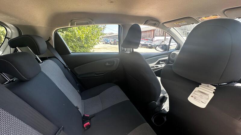 2015 Toyota Yaris — photo 19