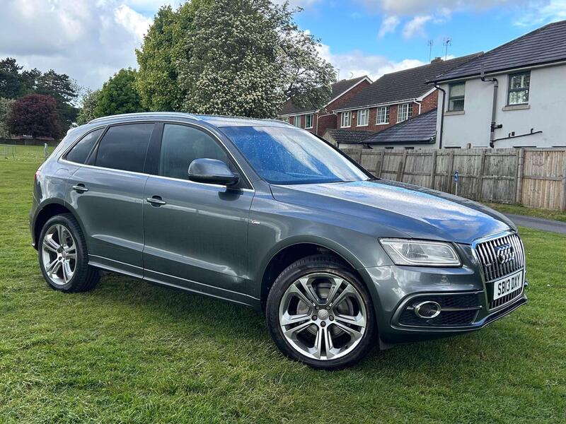 Audi Q5 view 3