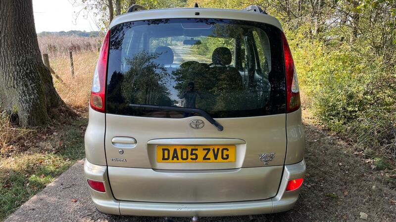 2005 Toyota Yaris Verso — photo 8
