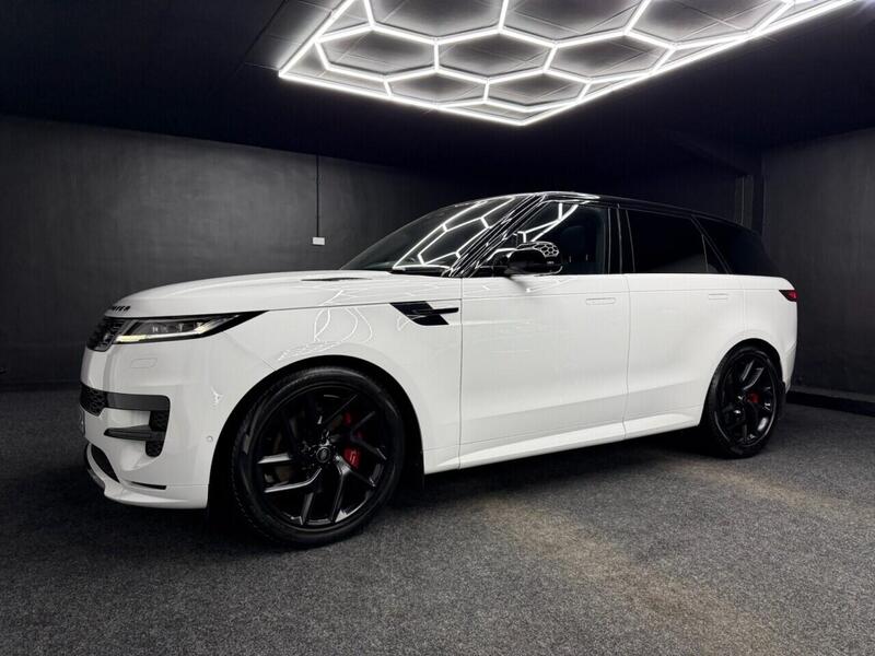 Land Rover Range Rover Sport view 3