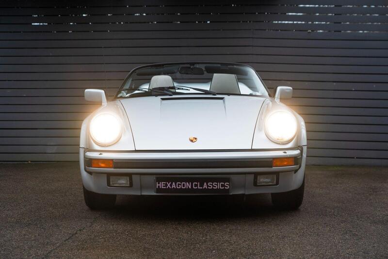 Porsche 911 view 4