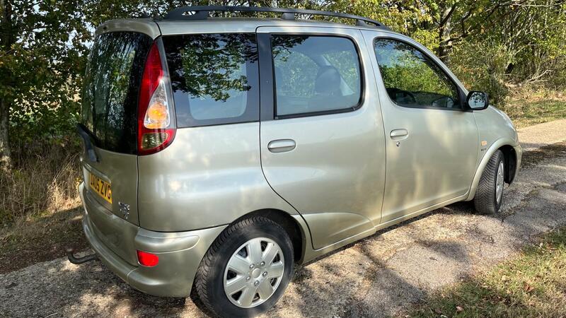 2005 Toyota Yaris Verso — photo 13