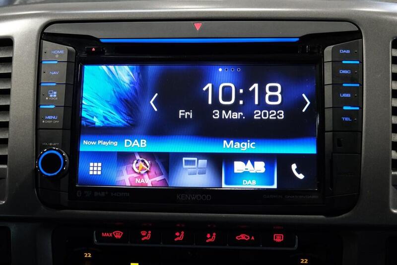 Volkswagen Caravelle view 16