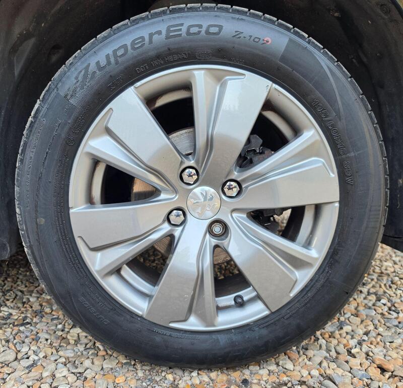 Peugeot 2008 1.2 PureTech Active Euro 6 (s/s) 5dr thumbnail 15