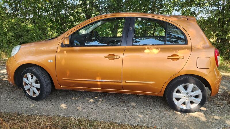 2011 Nissan Micra — photo 10