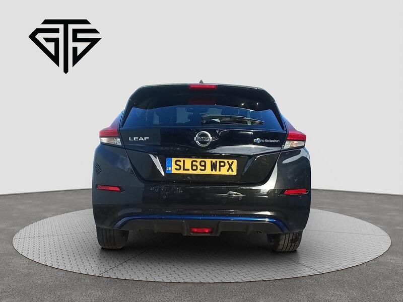 Nissan Leaf view 4
