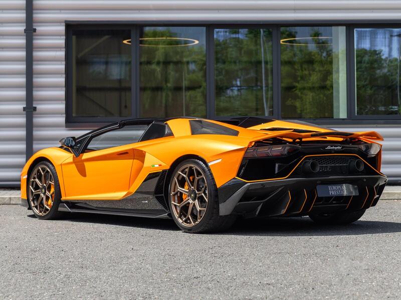 Lamborghini Aventador view 5