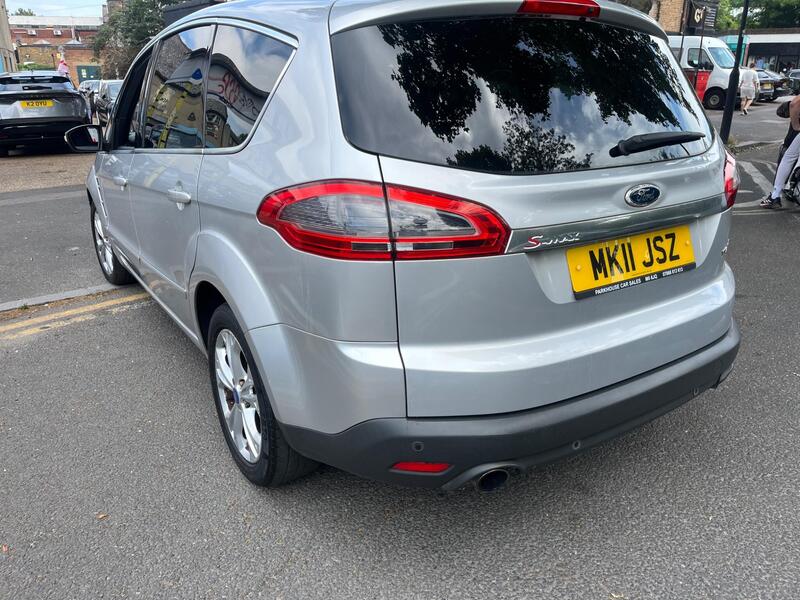 Ford S-Max view 3