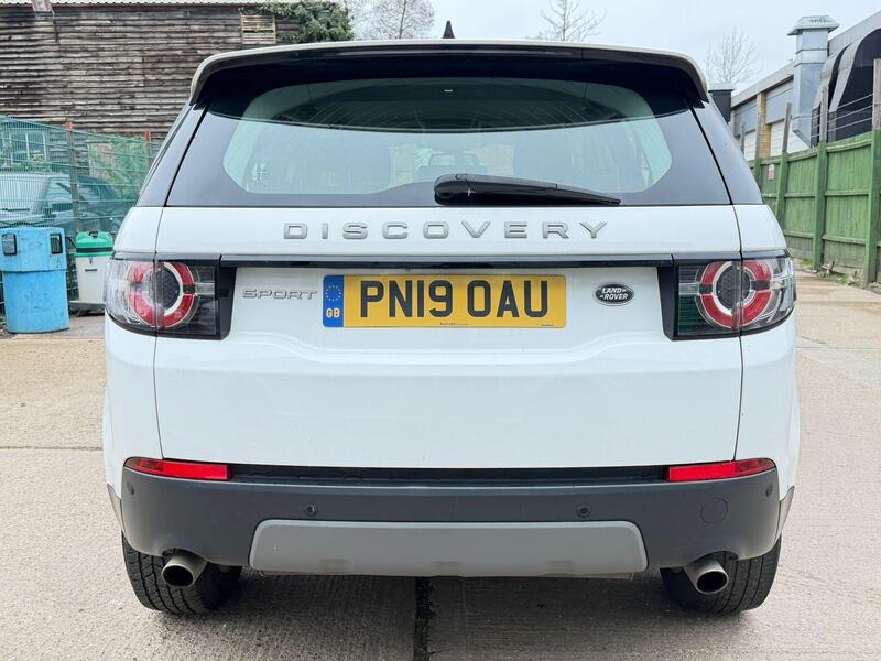 Land Rover Discovery Sport view 6