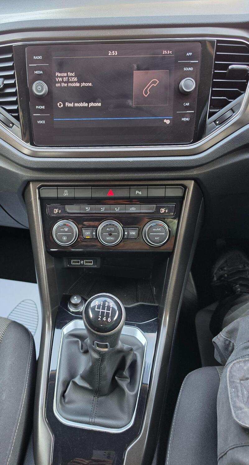 Volkswagen T-Roc 1.0 TSI SE Euro 6 (s/s) 5dr thumbnail 41