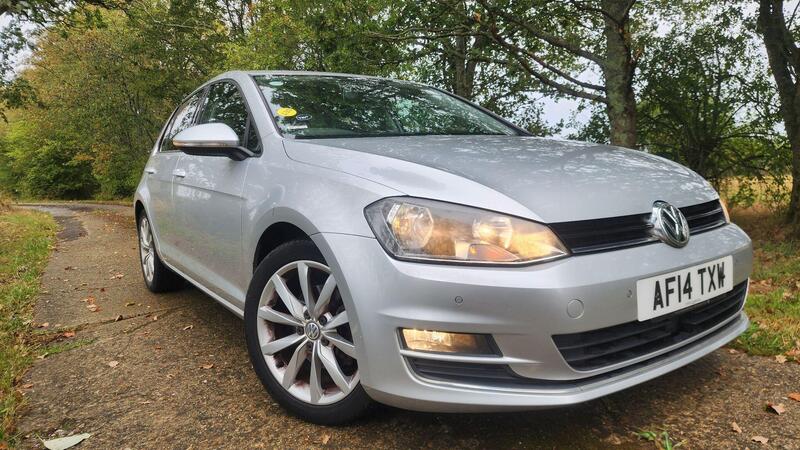 2014 Volkswagen Golf — photo 2