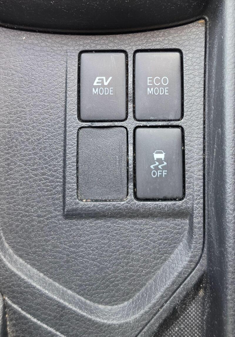 Toyota Yaris 1.5 VVT-h Design E-CVT Euro 6 (s/s) 5dr thumbnail 44