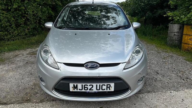 2012 Ford Fiesta — photo 2