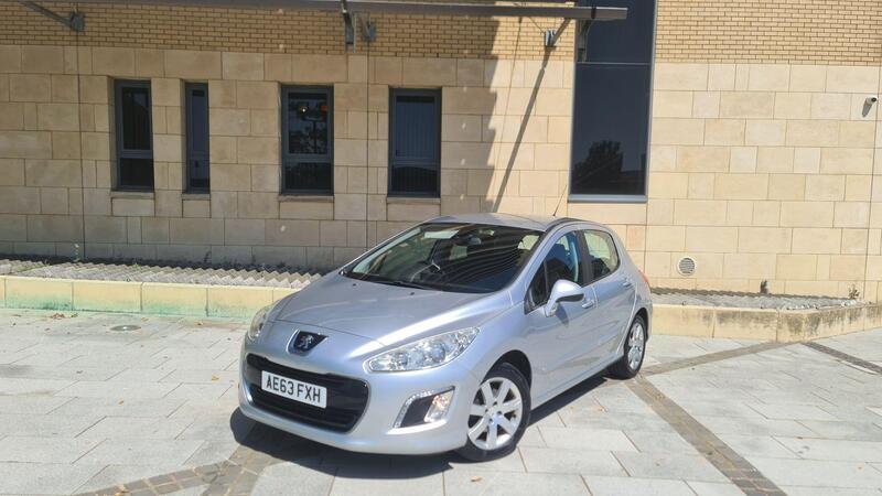 Peugeot 308 view 2