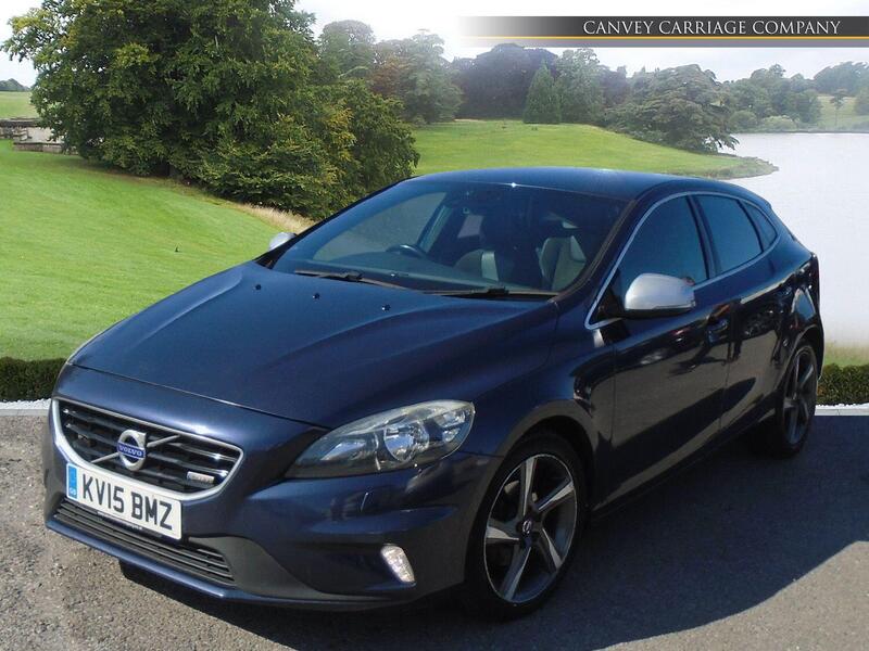 Volvo V40 view 2