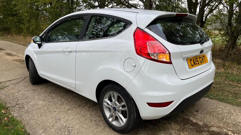 2015 Ford Fiesta — photo 5