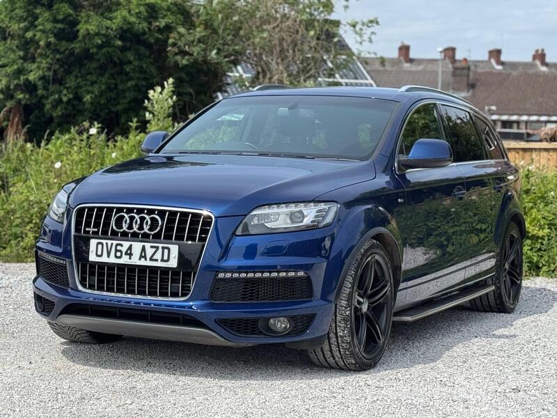 Audi Q7 view 6