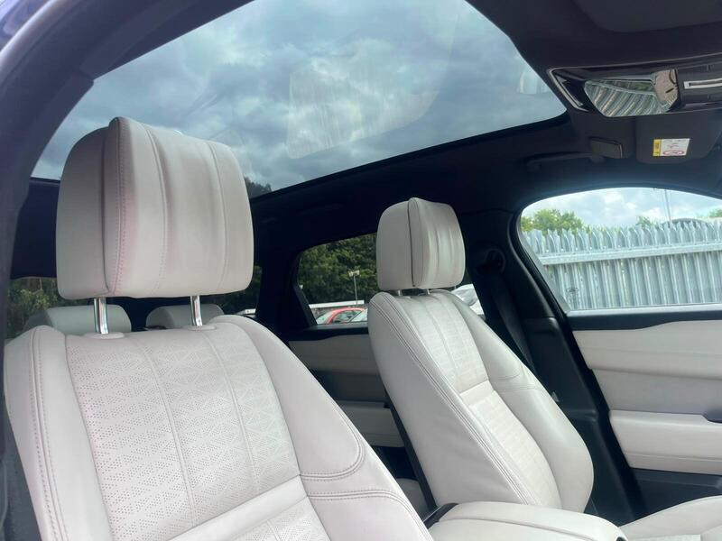 Land Rover Range Rover Velar view 5