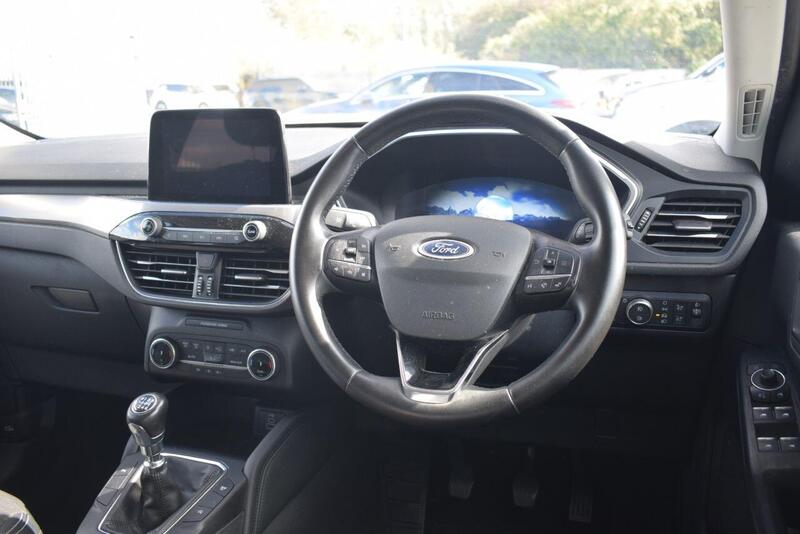 Ford Kuga view 3