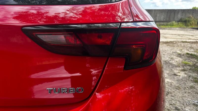 2017 Vauxhall Astra — photo 31