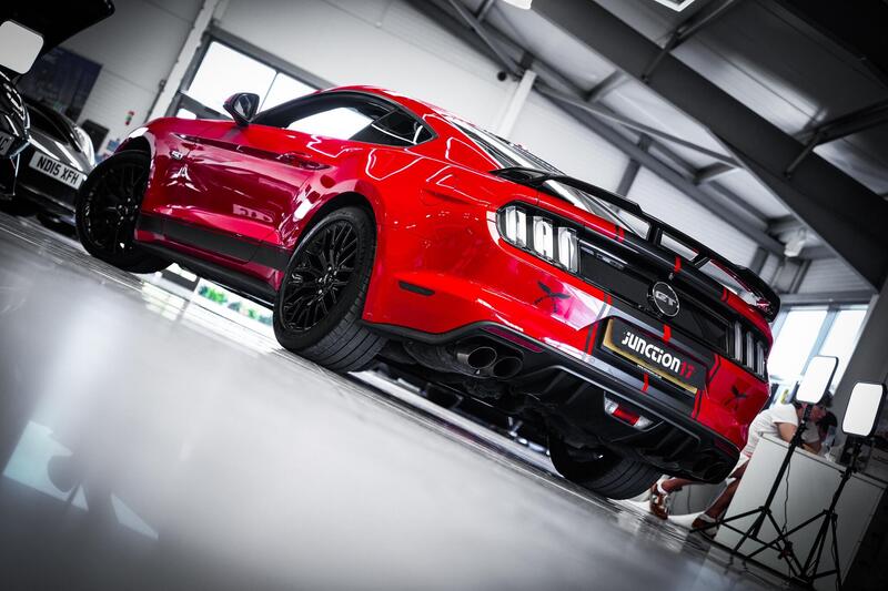 Ford Mustang view 6