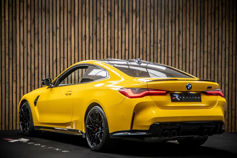 BMW M4 view 3