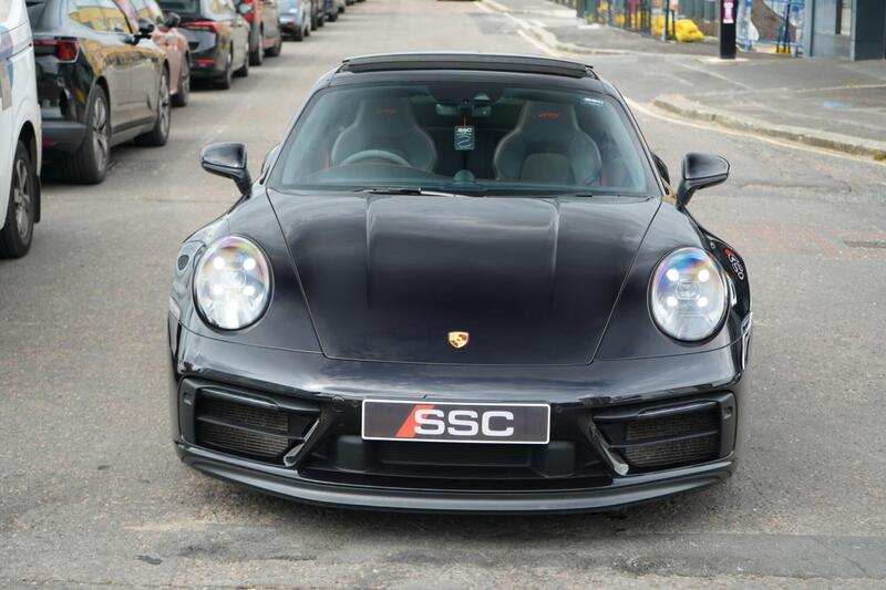Porsche 911 view 6
