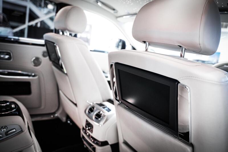 Rolls-Royce Ghost view 7