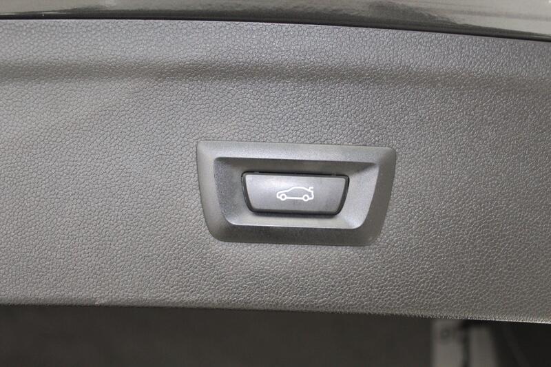 2022 BMW iX in Grey — image 25 of 90