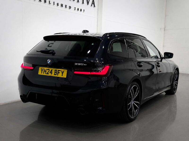 BMW 3 Series view 4