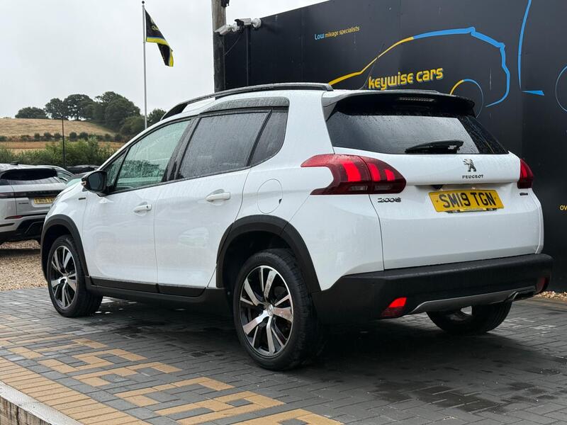 Peugeot 2008 view 3