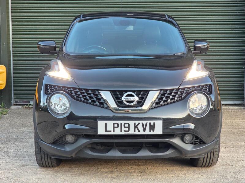 2019 Nissan Juke 1.6 Tekna Euro 6 5dr interior or exterior view
