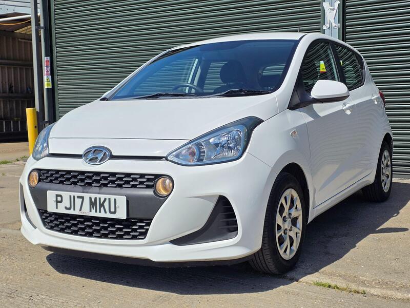 2017 Hyundai i10 1.0 SE Euro 6 5dr interior or exterior view