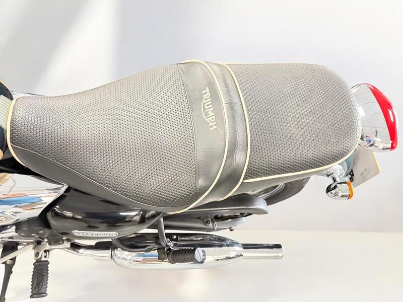 2001 Triumph Thunderbird 900 - AutoTrader Import