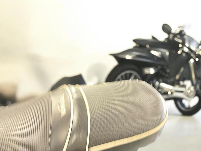 2001 Triumph Thunderbird 900 - AutoTrader Import