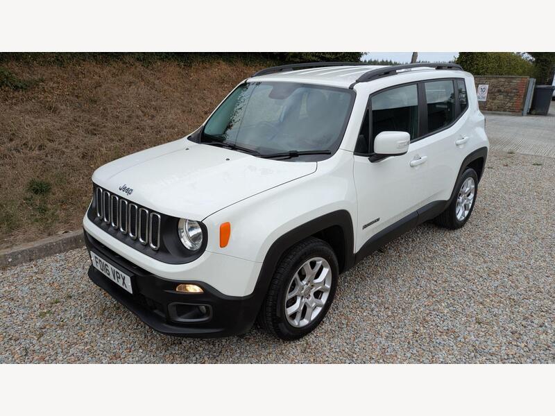 WHITE 2016 Jeep Renegade - AutoTrader Import
