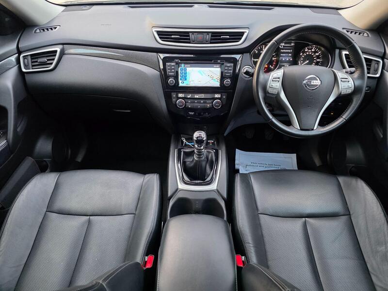 2017 Nissan X-Trail 1.6 dCi Tekna 4WD Euro 6 (s/s) 5dr interior or exterior view