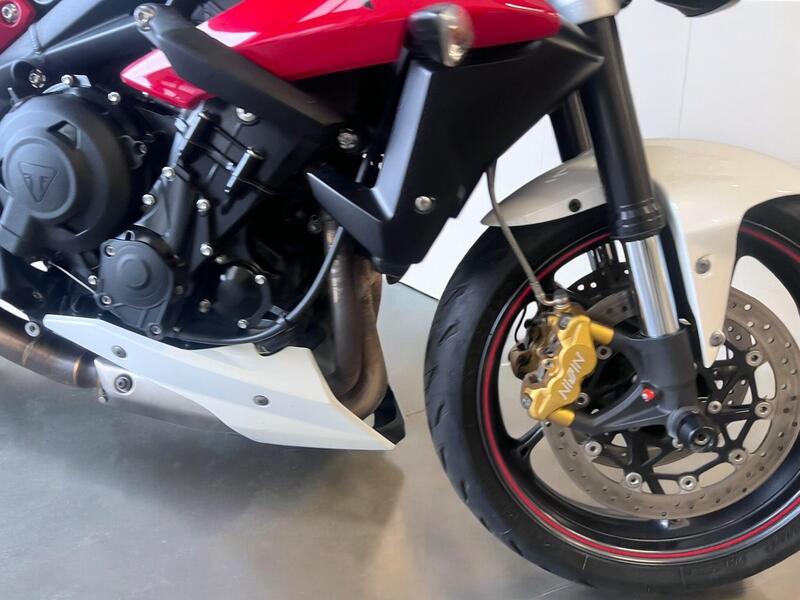 2017 Triumph Street Triple 675 - AutoTrader Import