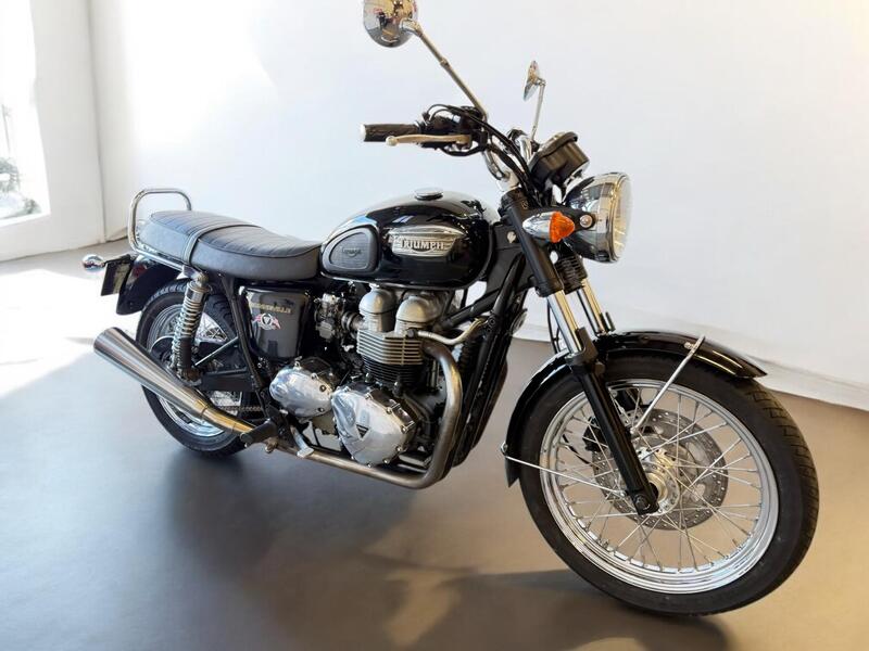 2002 Triumph Bonneville 790 - AutoTrader Import